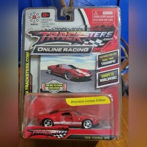 Tracksters 1:64 Scale 2005 Ford GT collectible